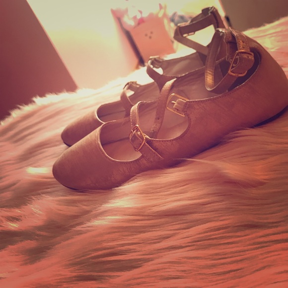Shoes - Picture 1 of 1